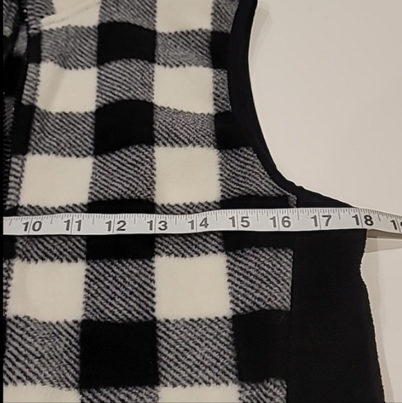 Chaps Fleece Buffalo Plaid High Zipper Neck Vest Black White Small - Picture 8 of 9
